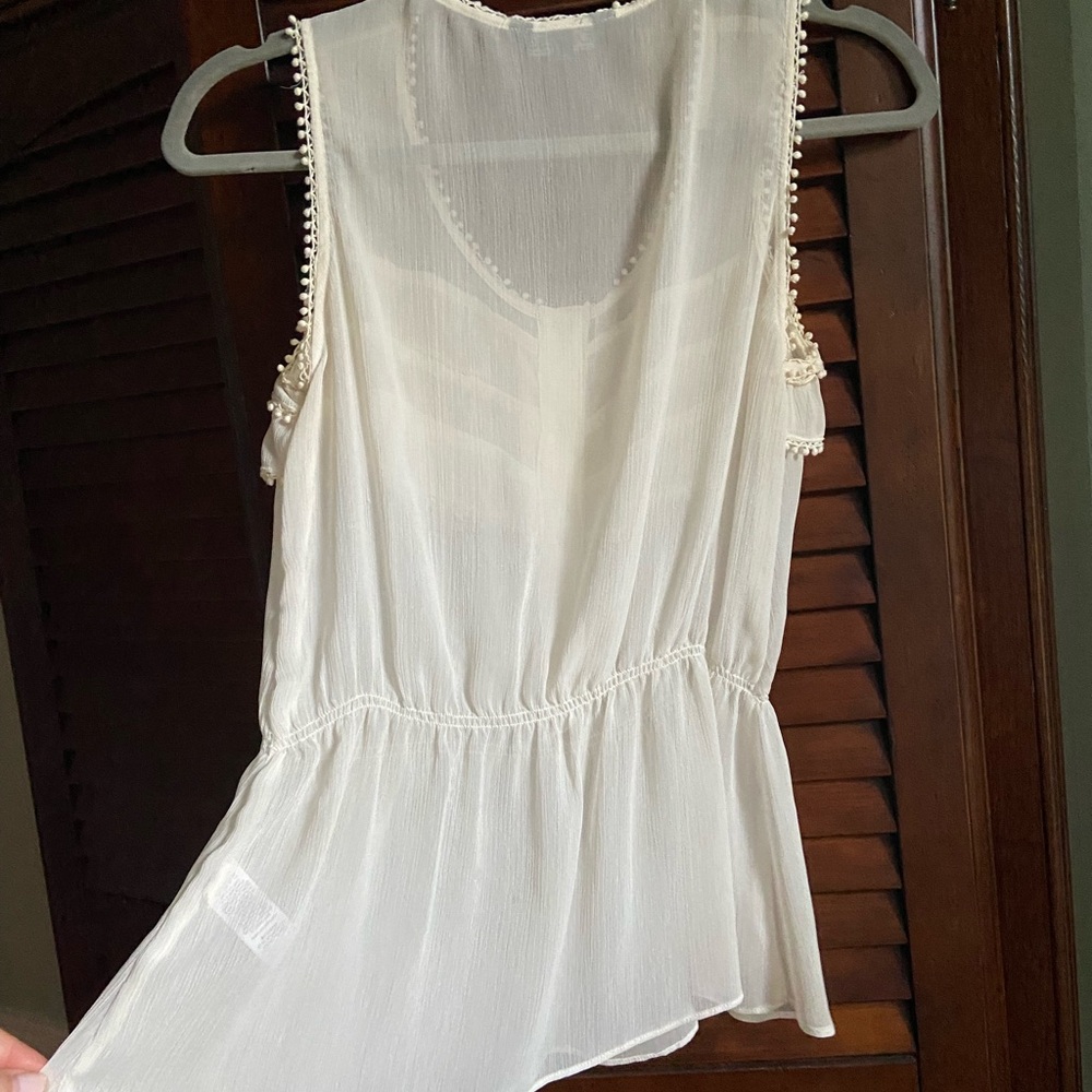 Express Ruffle Blouse - Picture 4 of 7